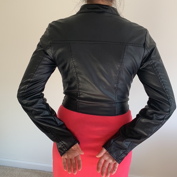 Womenswear - Picture 2 of 2